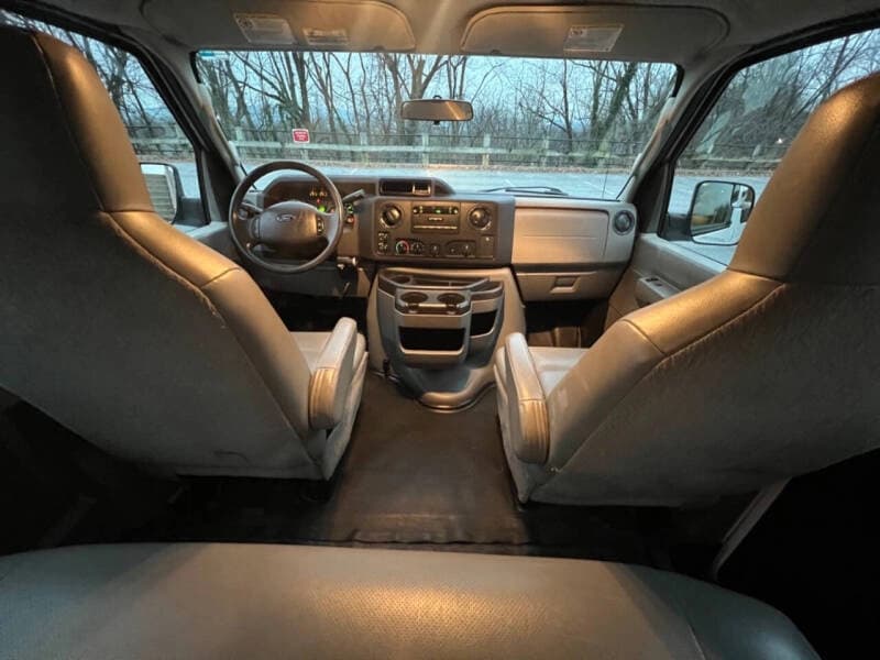 2014 Ford E350 SD XL Passenger Van - Image 21 2014 Ford E350 SD XL Passenger Van - Image 21