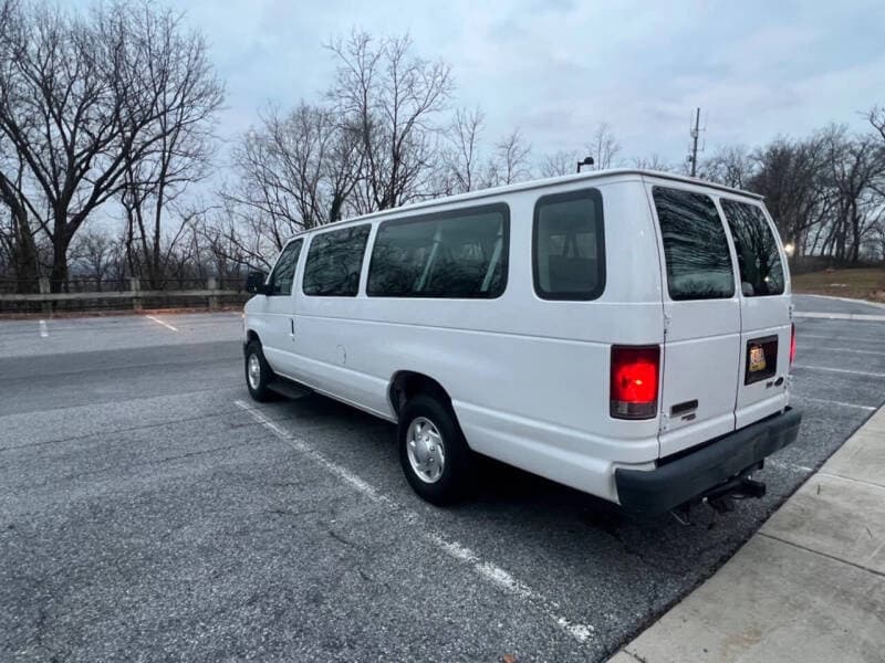 2014 Ford E350 SD XL Passenger Van - Image 6 2014 Ford E350 SD XL Passenger Van - Image 6