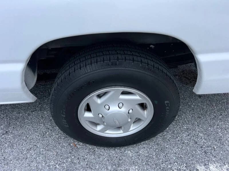 2014 Ford E350 SD XL Passenger Van - Image 7 2014 Ford E350 SD XL Passenger Van - Image 7