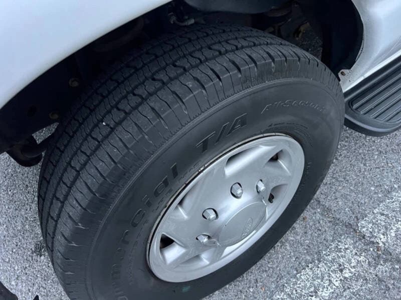 2014 Ford E350 SD XL Passenger Van - Image 8 2014 Ford E350 SD XL Passenger Van - Image 8