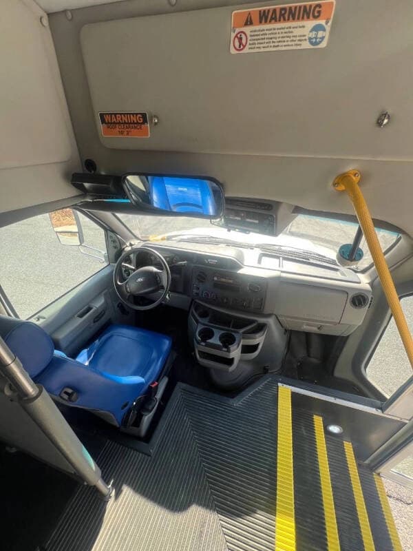 2018 Ford E450 ADA Shuttle - Image 2 2018 Ford E450 ADA Shuttle - Image 2