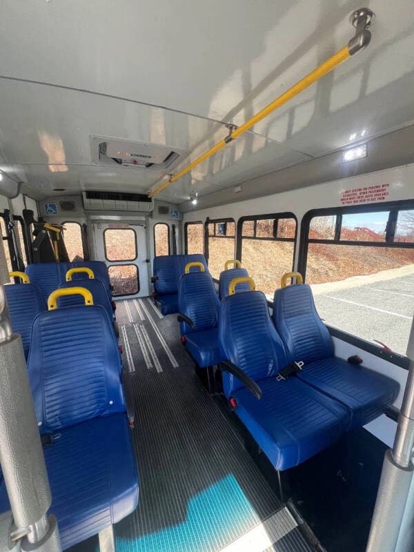 2018 Ford E450 ADA Shuttle - Image 15 2018 Ford E450 ADA Shuttle - Image 15