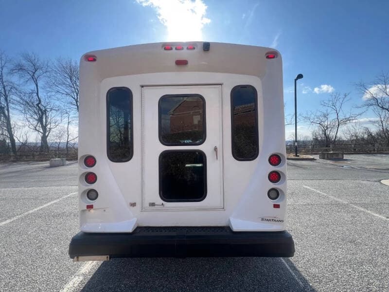 2018 Ford E450 ADA Shuttle - Image 8 2018 Ford E450 ADA Shuttle - Image 8