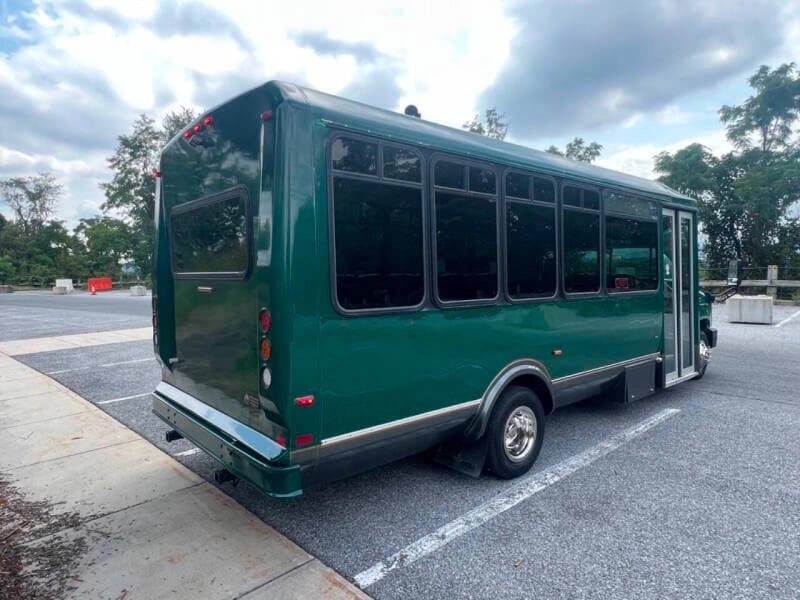 2015 Ford E450 Shuttle Bus - Image 2 2015 Ford E450 Shuttle Bus - Image 2