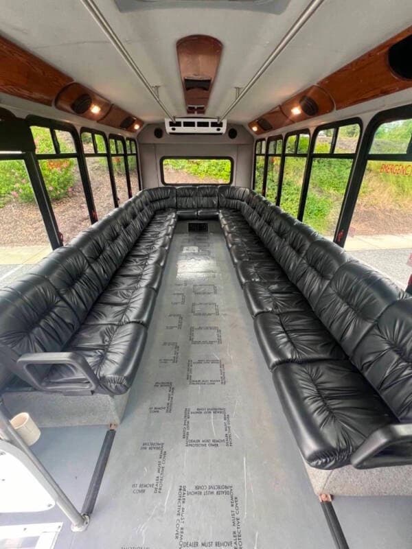 2015 Ford E450 Shuttle Bus - Image 12 2015 Ford E450 Shuttle Bus - Image 12