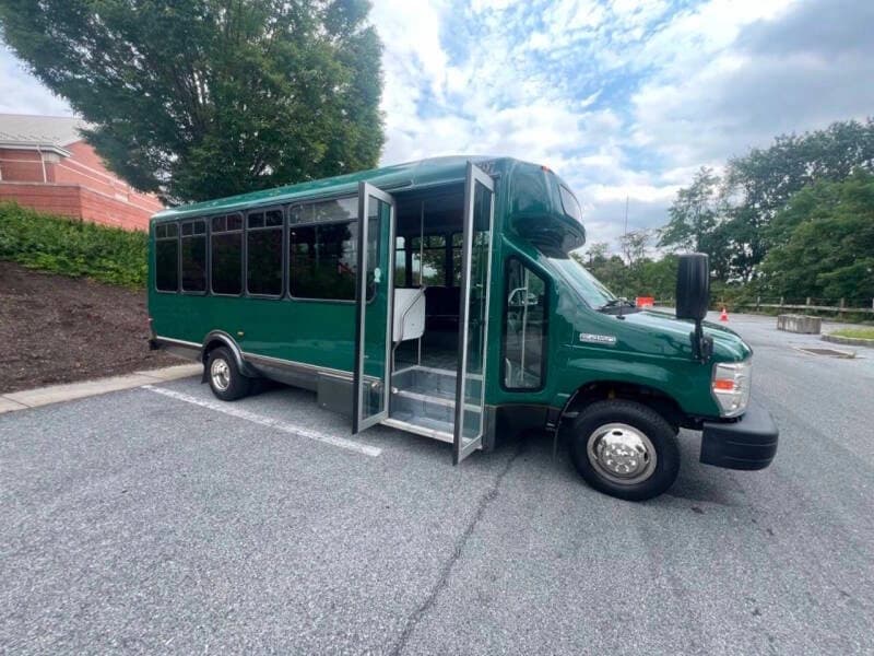 2015 Ford E450 Shuttle Bus - Image 16 2015 Ford E450 Shuttle Bus - Image 16