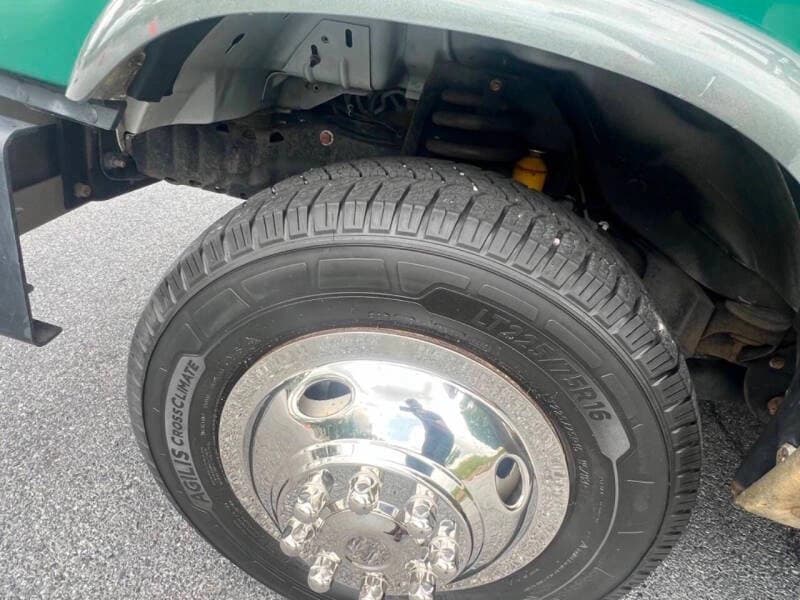 2015 Ford E450 Shuttle Bus - Image 6 2015 Ford E450 Shuttle Bus - Image 6