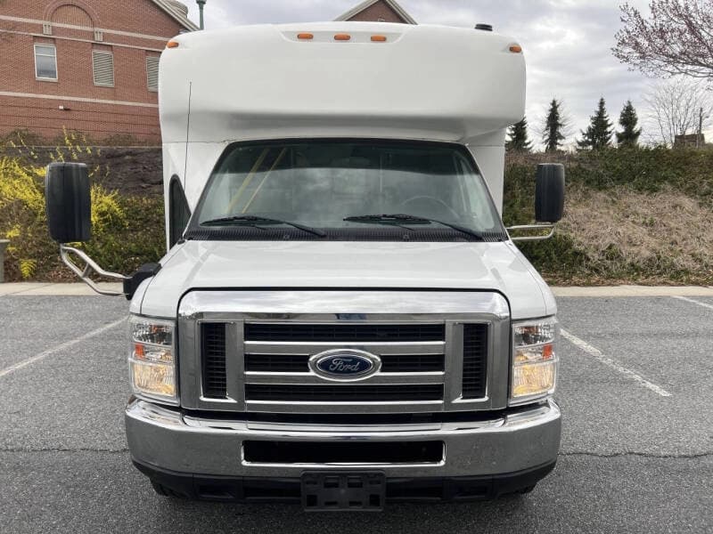 2018 Ford E450 ADA Shuttle Bus - Image 2 2018 Ford E450 ADA Shuttle Bus - Image 2
