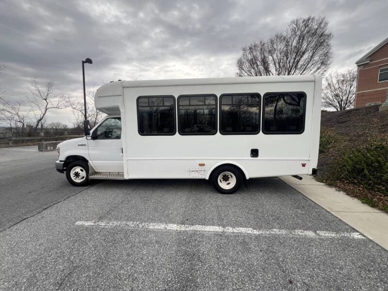 2018 Ford E450 ADA Shuttle Bus - Image 8 2018 Ford E450 ADA Shuttle Bus - Image 8