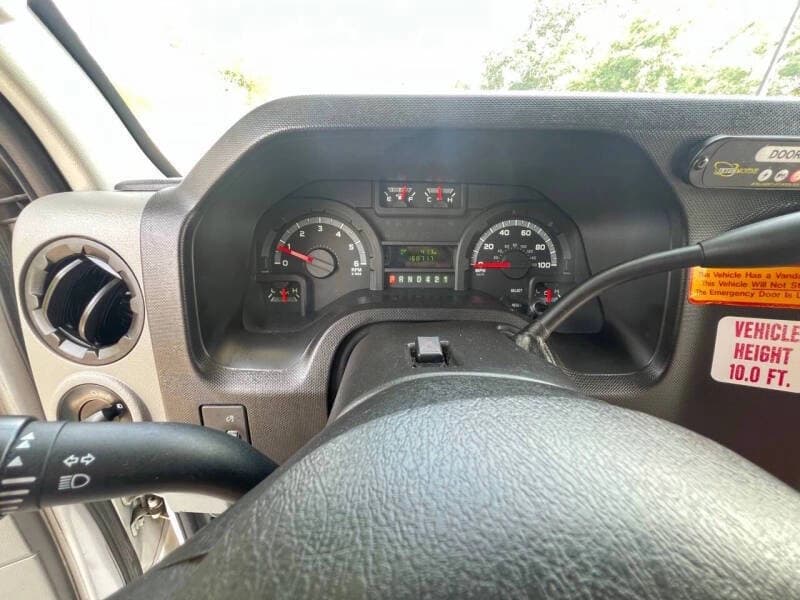 2016 Ford E450 Shuttle Bus - Image 13 2016 Ford E450 Shuttle Bus - Image 13