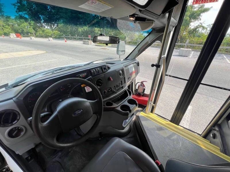 2016 Ford E450 Shuttle Bus - Image 14 2016 Ford E450 Shuttle Bus - Image 14