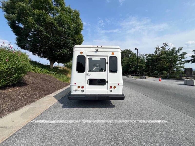 2016 Ford E450 Shuttle Bus - Image 5 2016 Ford E450 Shuttle Bus - Image 5
