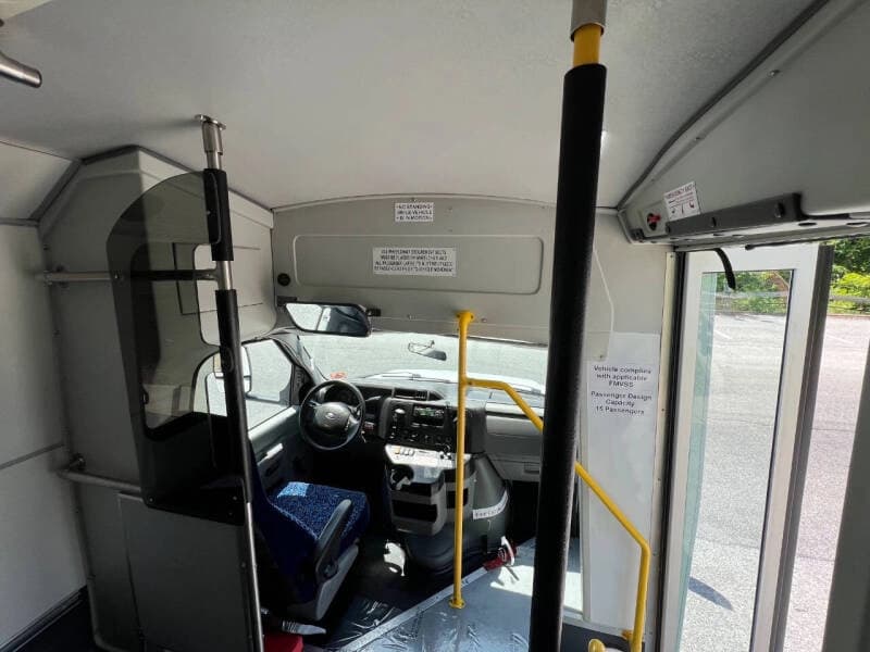 2016 Ford E450 Shuttle Bus - Image 13 2016 Ford E450 Shuttle Bus - Image 13