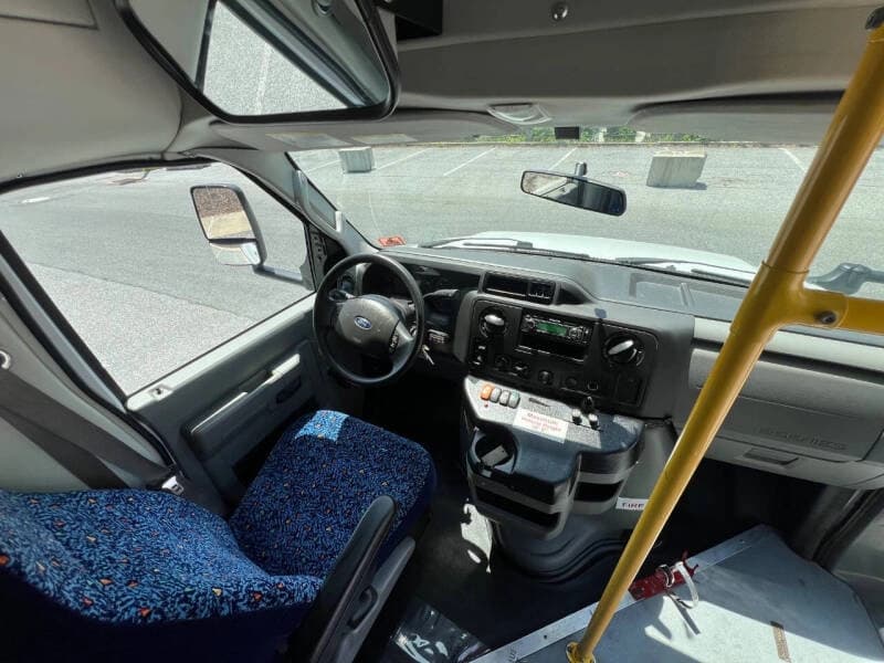 2016 Ford E450 Shuttle Bus - Image 14 2016 Ford E450 Shuttle Bus - Image 14