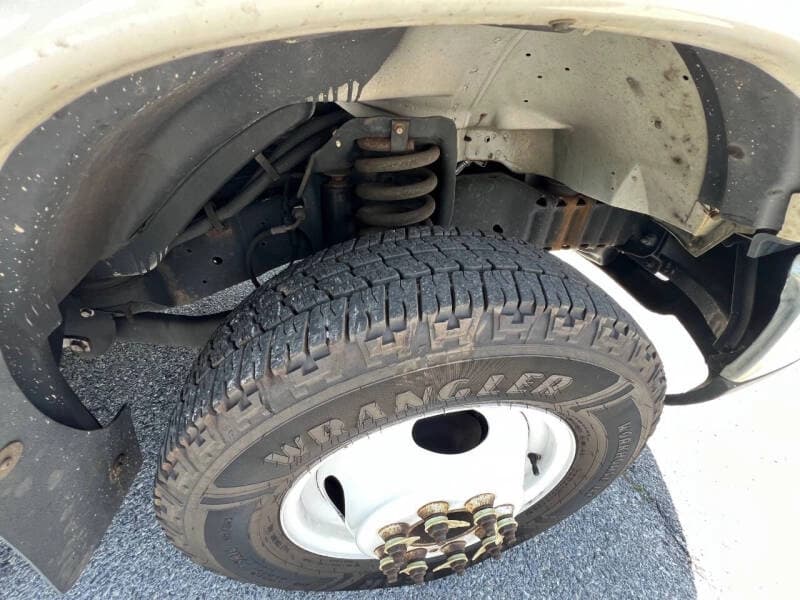 2016 Ford E450 Shuttle Bus - Image 18 2016 Ford E450 Shuttle Bus - Image 18