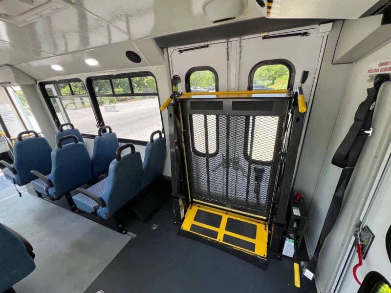 2016 Ford E450 Shuttle Bus - Image 10 2016 Ford E450 Shuttle Bus - Image 10