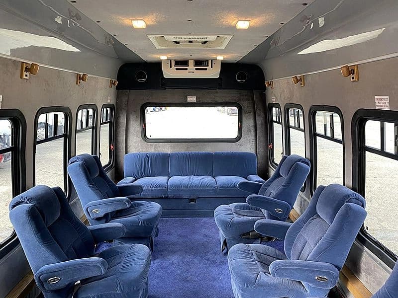 2003 Ford E450 Cutaway Shuttle Bus - Image 14 2003 Ford E450 Cutaway Shuttle Bus - Image 14