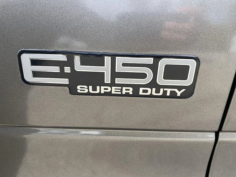 2003 Ford E450 Cutaway Shuttle Bus - Image 7 2003 Ford E450 Cutaway Shuttle Bus - Image 7