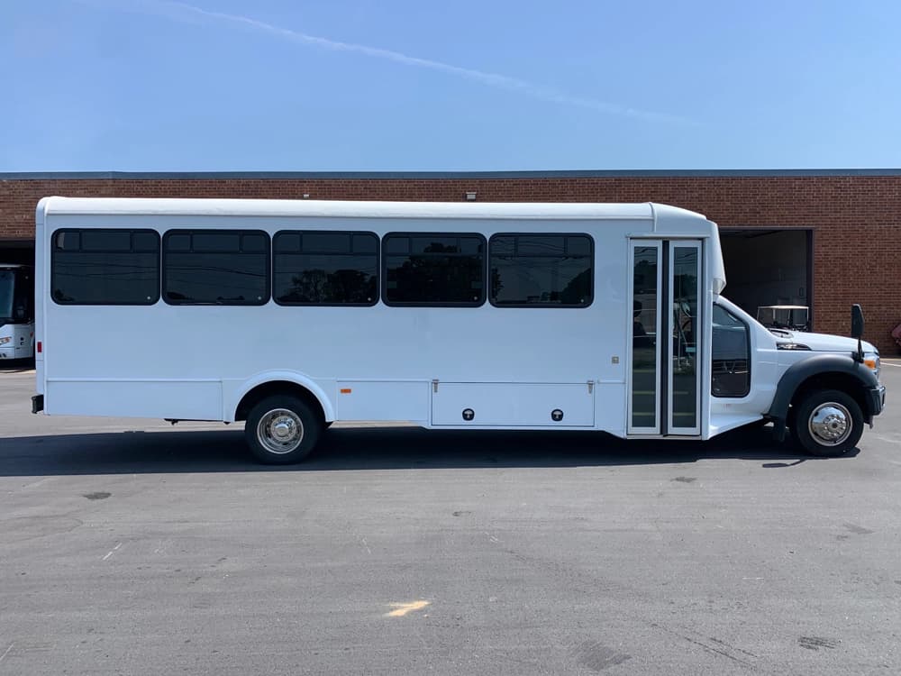 2012 Ford F550 Shuttle Bus - Image 2 2012 Ford F550 Shuttle Bus - Image 2
