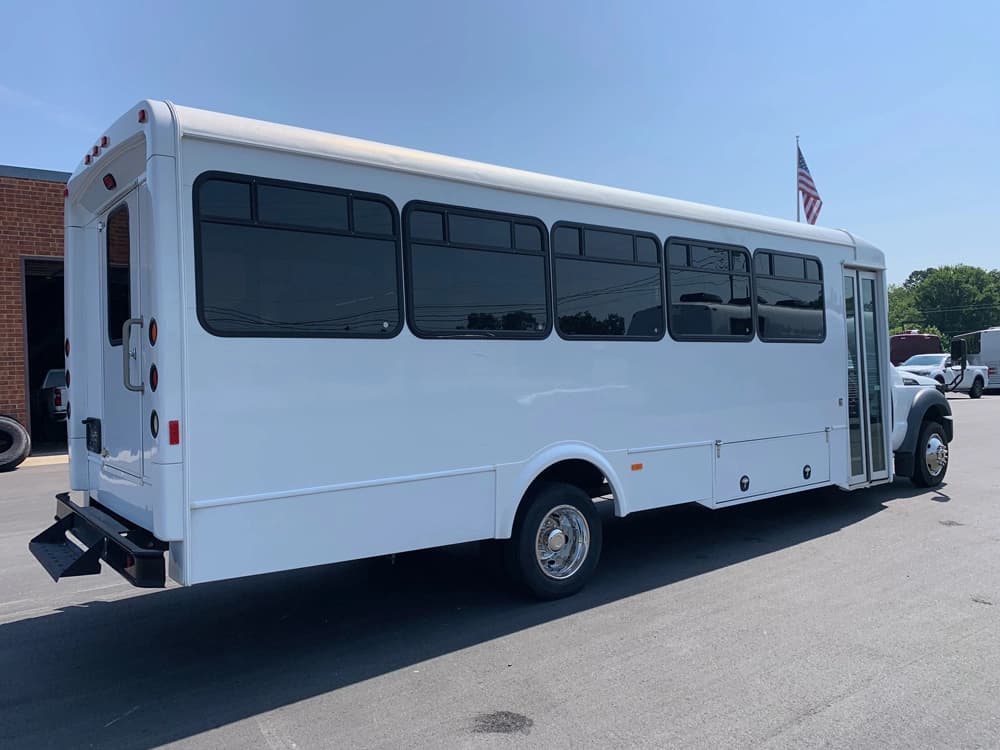 2012 Ford F550 Shuttle Bus - Image 3 2012 Ford F550 Shuttle Bus - Image 3