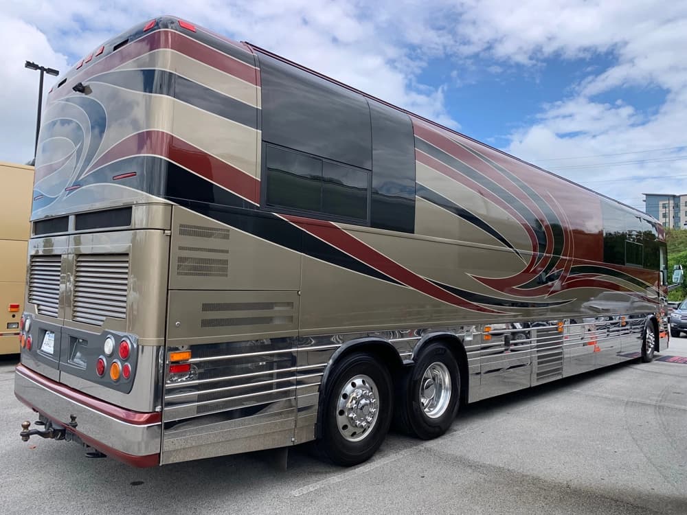 2008 Prevost XLII Motorhome - Image 2 2008 Prevost XLII Motorhome - Image 2