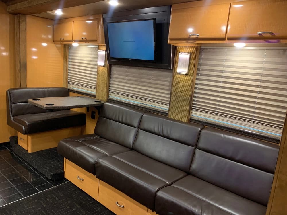 2008 Prevost XLII Motorhome - Image 9 2008 Prevost XLII Motorhome - Image 9