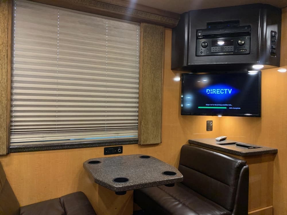 2008 Prevost XLII Motorhome - Image 16 2008 Prevost XLII Motorhome - Image 16