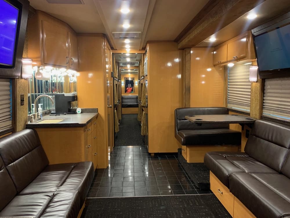 2008 Prevost XLII Motorhome - Image 6 2008 Prevost XLII Motorhome - Image 6