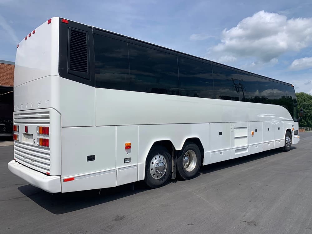 2000 Prevost H3-45 Coach Bus - Image 3 2000 Prevost H3-45 Coach Bus - Image 3