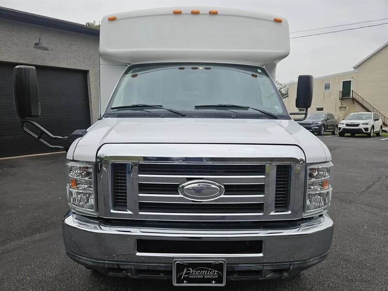 2014 Ford E-350 ADA Shuttle 12P - Thumbnail 15 2014 Ford E-350 ADA Shuttle 12P - Thumbnail 15