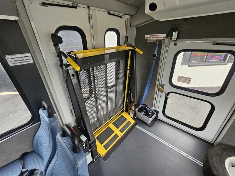 2014 Ford E-350 ADA Shuttle 12P - Thumbnail 9 2014 Ford E-350 ADA Shuttle 12P - Thumbnail 9