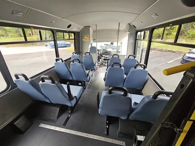 2014 Ford E-350 ADA Shuttle 12P - Thumbnail 10 2014 Ford E-350 ADA Shuttle 12P - Thumbnail 10