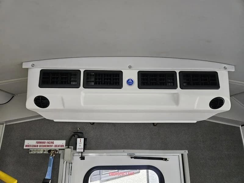 2014 Ford E-350 ADA Shuttle 12P - Thumbnail 11 2014 Ford E-350 ADA Shuttle 12P - Thumbnail 11