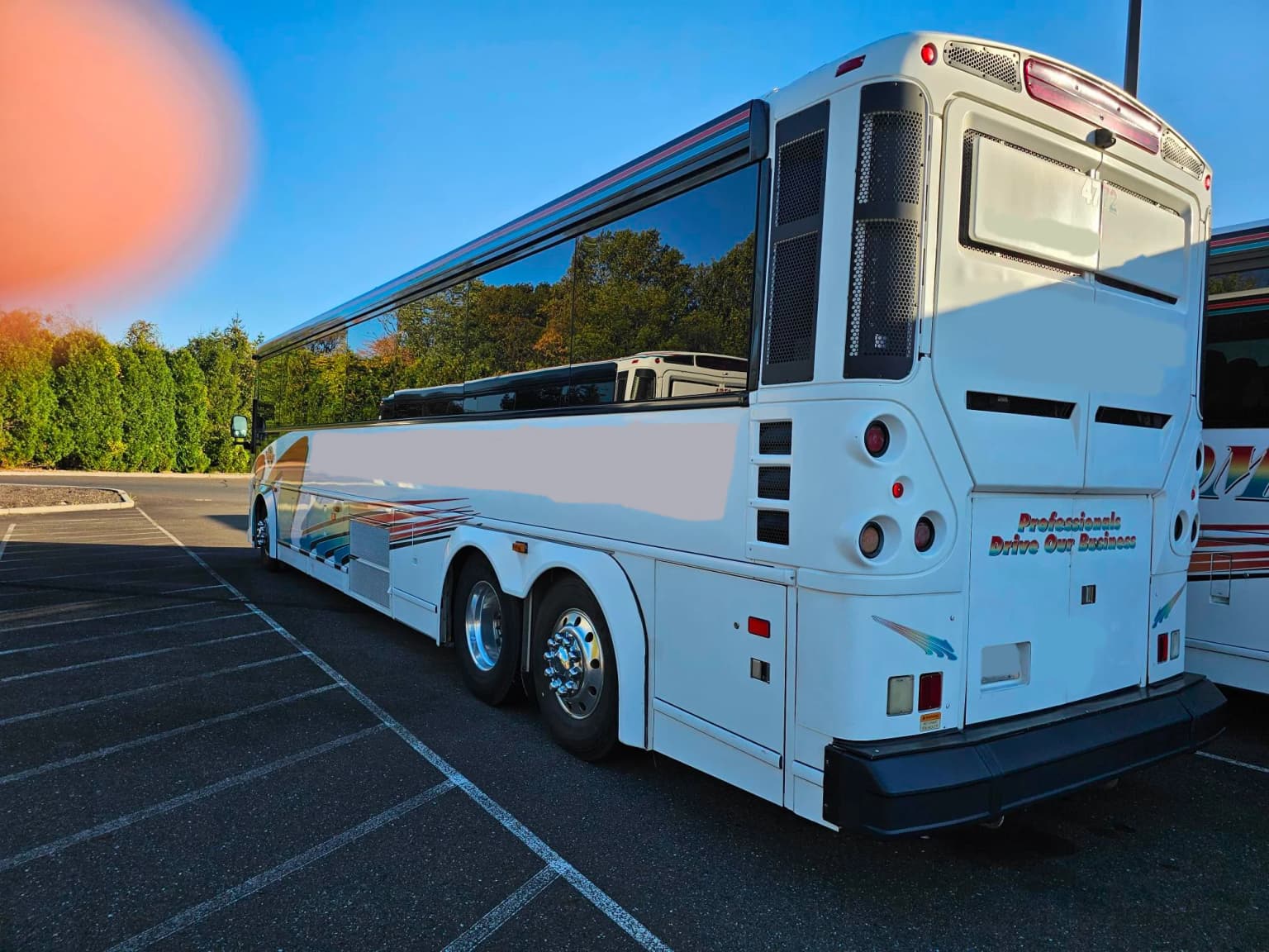 2016 MCI D4005 - Thumbnail 4 2016 MCI D4005 - Thumbnail 4