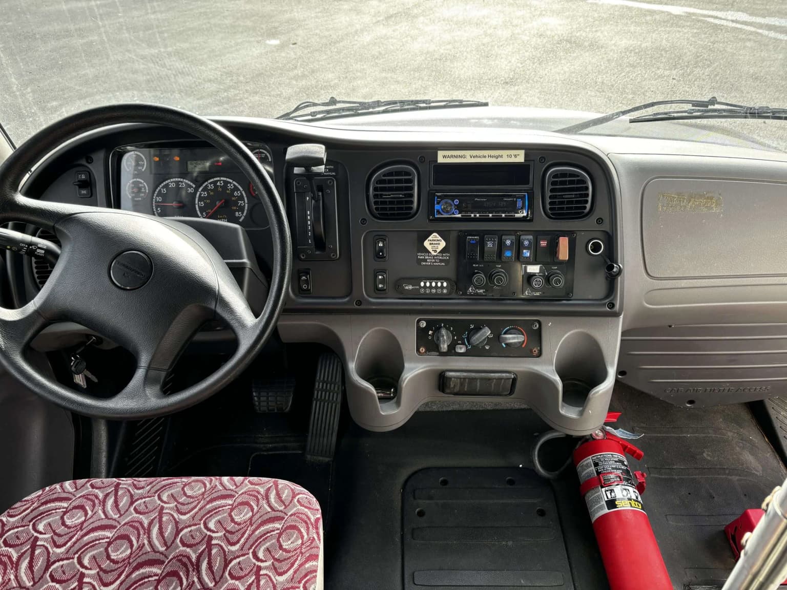 2015 Freightliner Goshen ADA 34P - Thumbnail 8 2015 Freightliner Goshen ADA 34P - Thumbnail 8