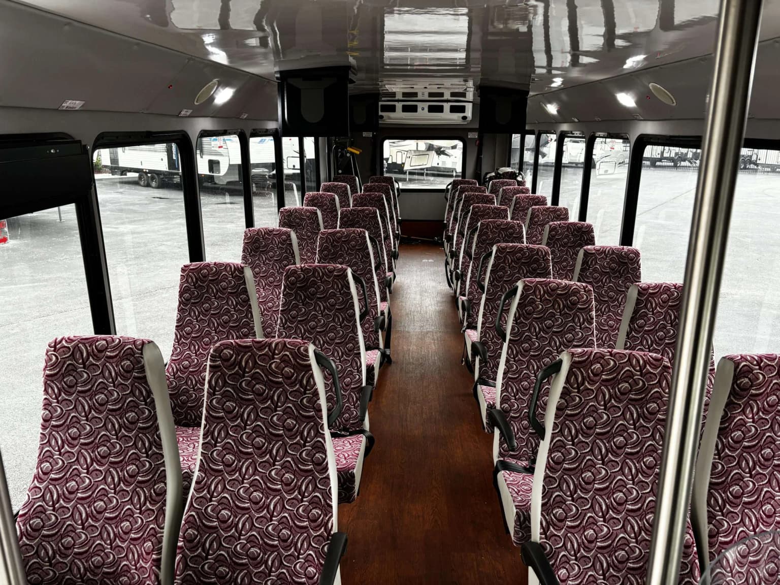 2015 Freightliner Goshen ADA 34P - Thumbnail 9 2015 Freightliner Goshen ADA 34P - Thumbnail 9