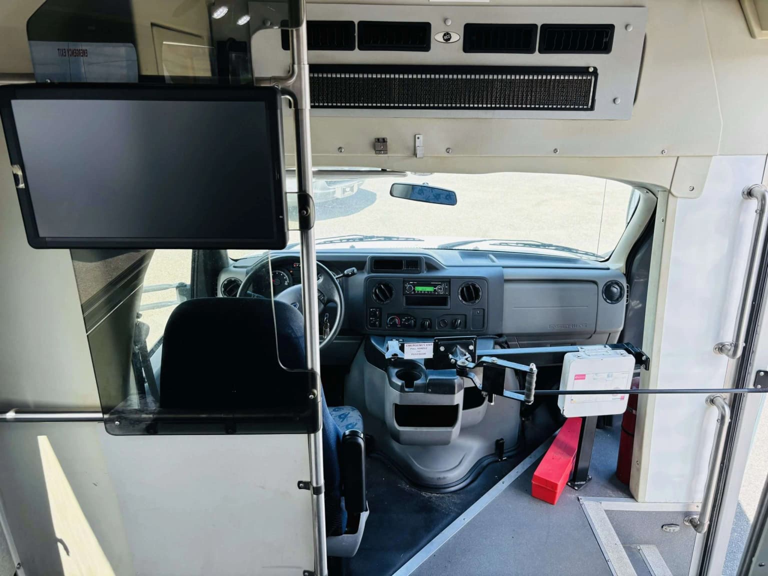 2017 Ford E450 Challenger 25P - Thumbnail 11 2017 Ford E450 Challenger 25P - Thumbnail 11