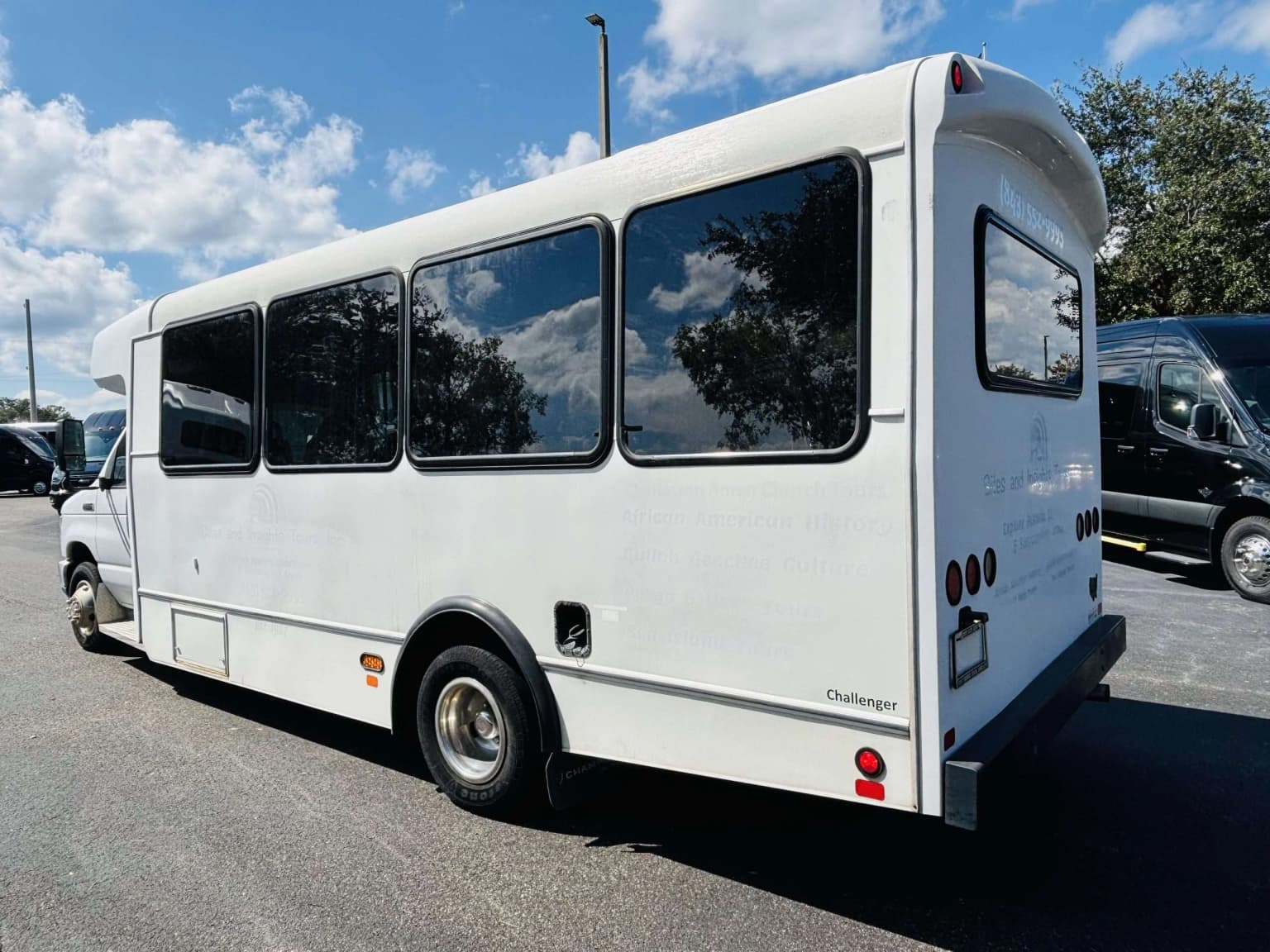 2017 Ford E450 Challenger 25P - Thumbnail 4 2017 Ford E450 Challenger 25P - Thumbnail 4