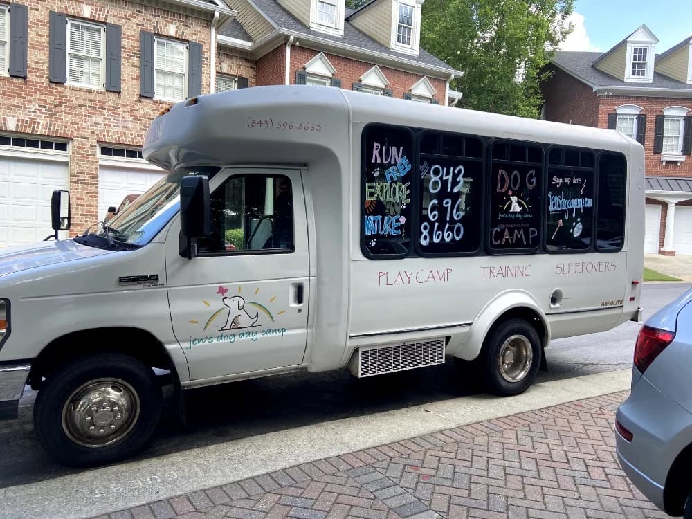 2011 Ford Cutaway - Thumbnail 2 2011 Ford Cutaway - Thumbnail 2