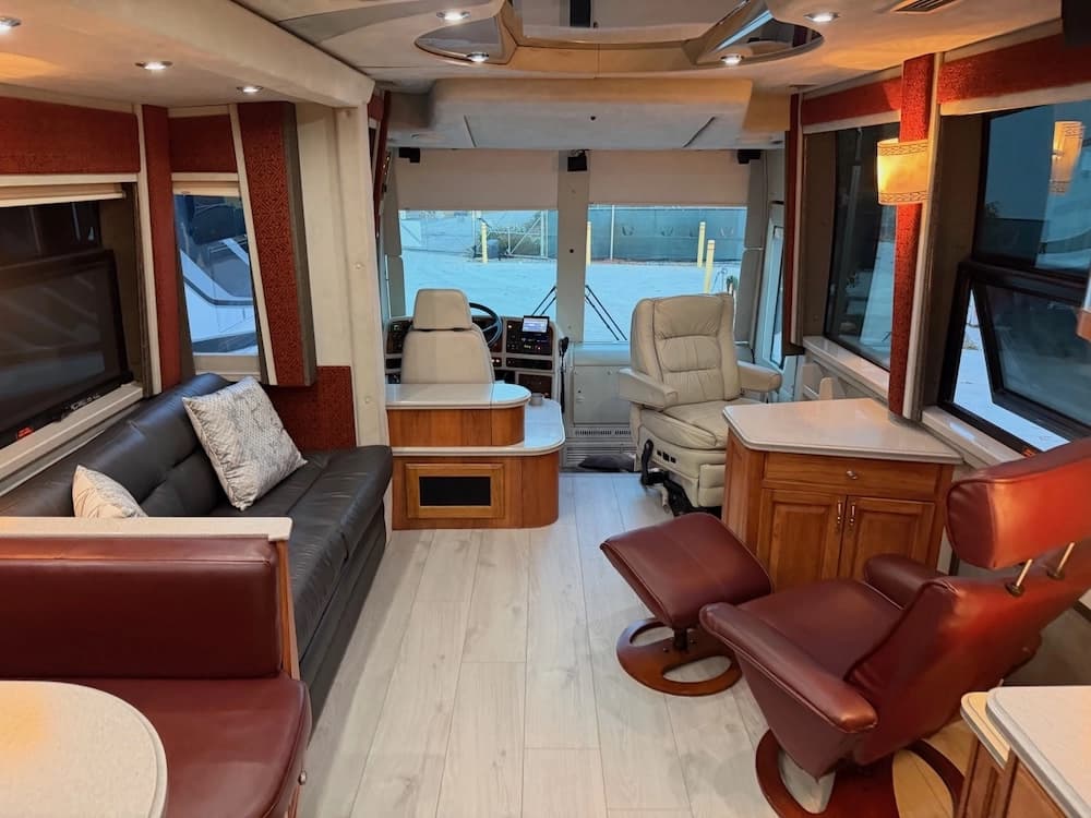 2002 Prevost Country Coach XLII 40 Motorhome - Thumbnail 17 2002 Prevost Country Coach XLII 40 Motorhome - Thumbnail 17