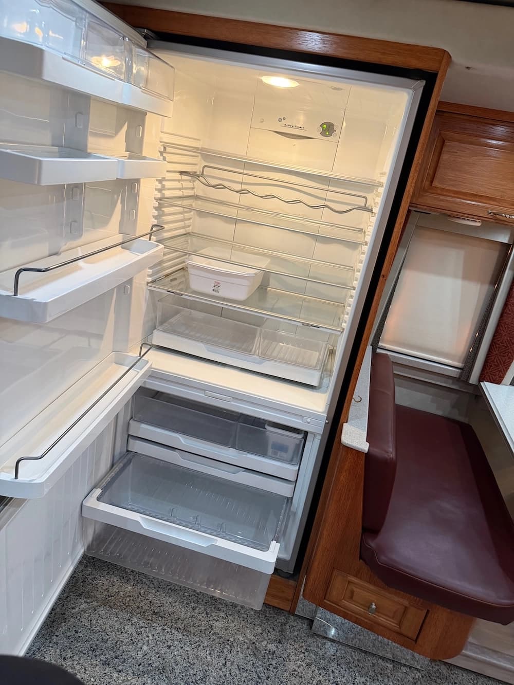 2002 Prevost Country Coach XLII 40 Motorhome - Thumbnail 35 2002 Prevost Country Coach XLII 40 Motorhome - Thumbnail 35