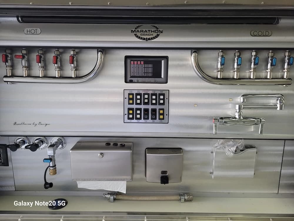 2005 Prevost Marathon XLII Coach - Thumbnail 19 2005 Prevost Marathon XLII Coach - Thumbnail 19