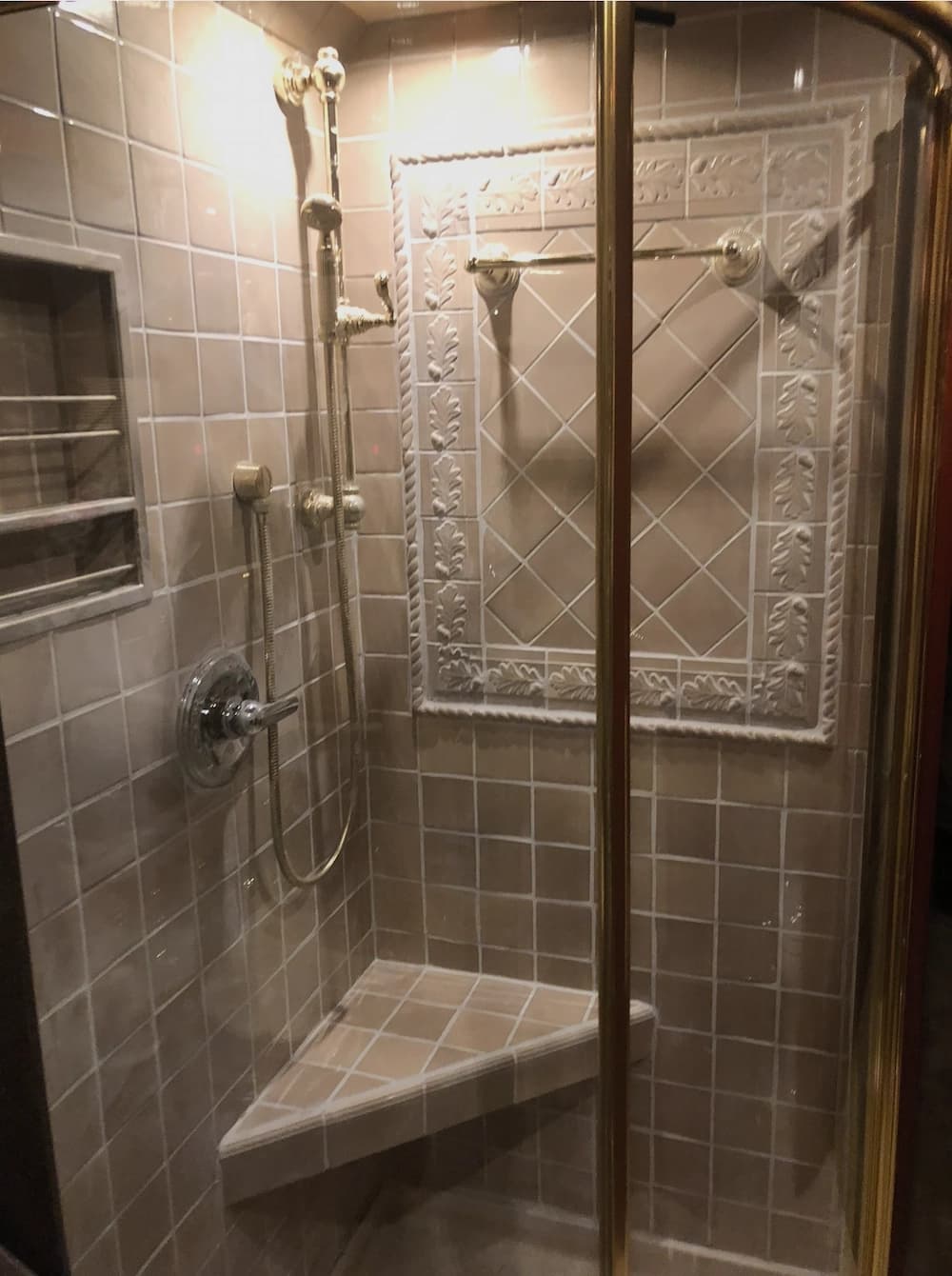 2005 Prevost Marathon XLII Coach - Thumbnail 3 2005 Prevost Marathon XLII Coach - Thumbnail 3