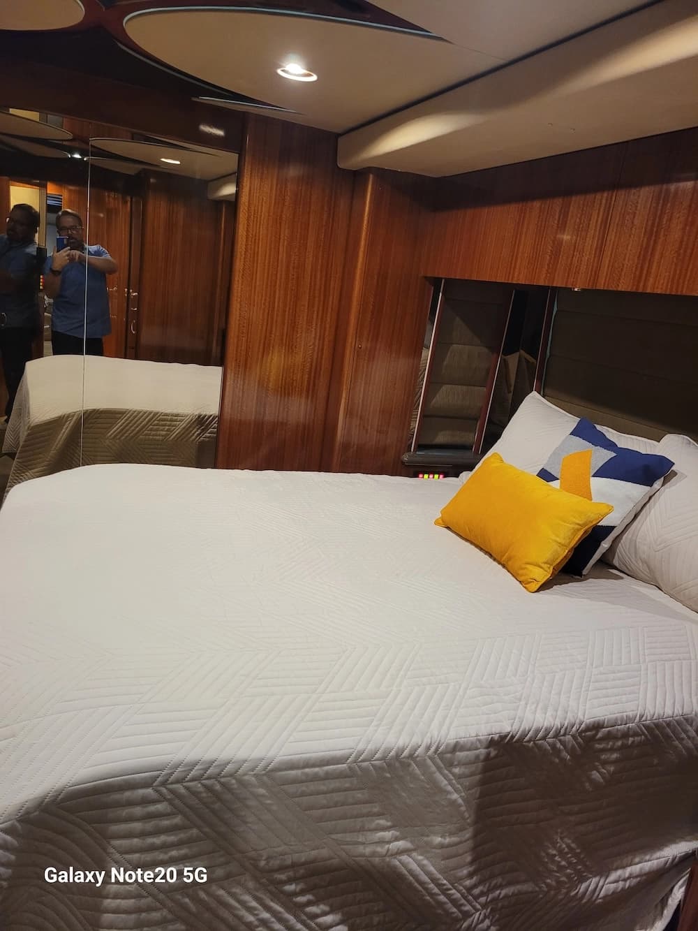 2005 Prevost Marathon XLII Coach - Thumbnail 28 2005 Prevost Marathon XLII Coach - Thumbnail 28