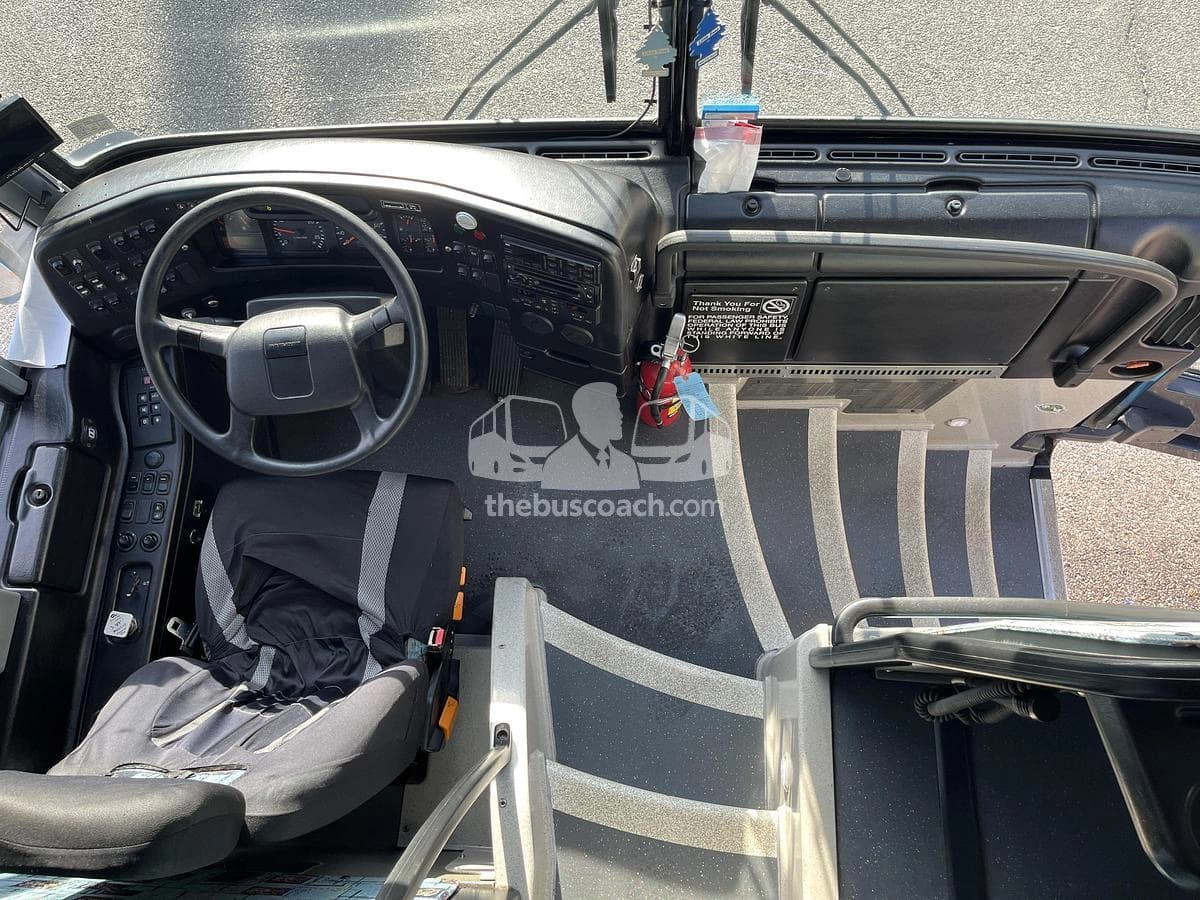 2006 Prevost H3-45 - Thumbnail 15 2006 Prevost H3-45 - Thumbnail 15