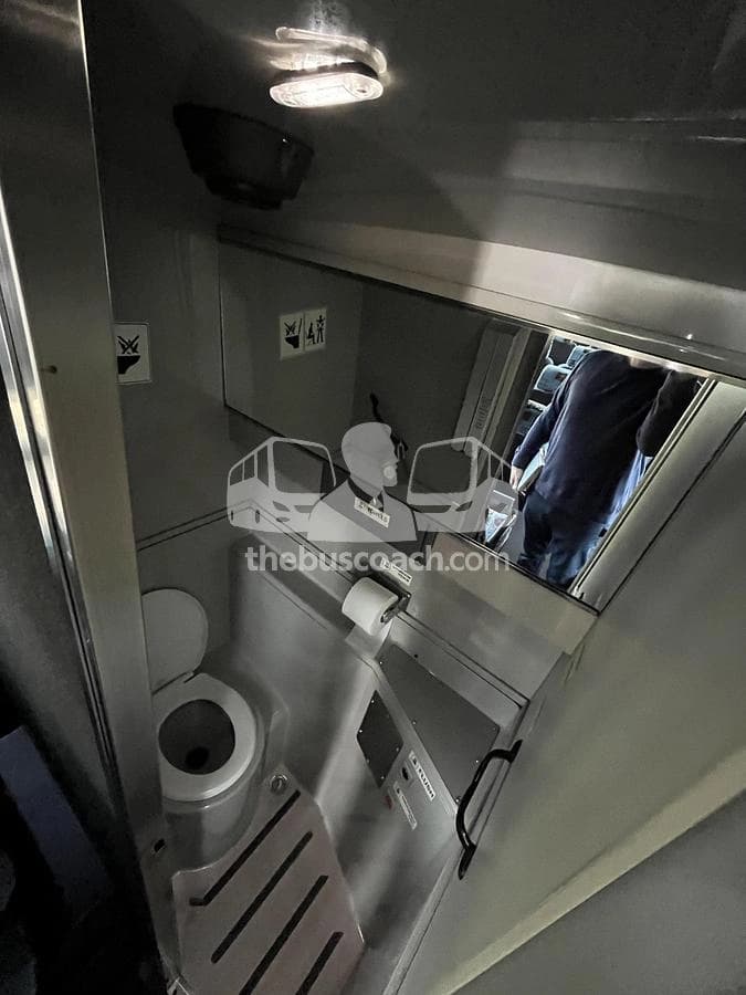 2006 Prevost H3-45 - Thumbnail 17 2006 Prevost H3-45 - Thumbnail 17