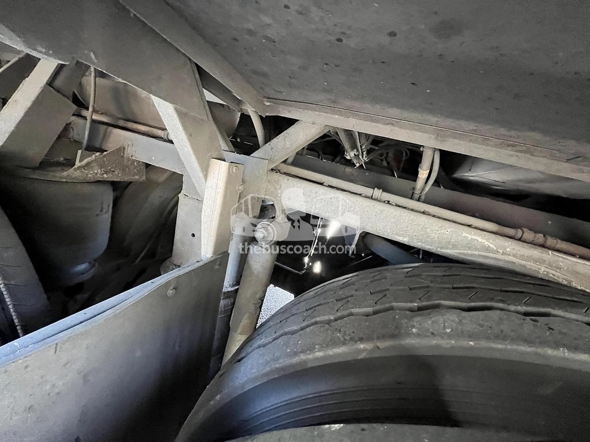 2006 Prevost H3-45 - Thumbnail 7 2006 Prevost H3-45 - Thumbnail 7