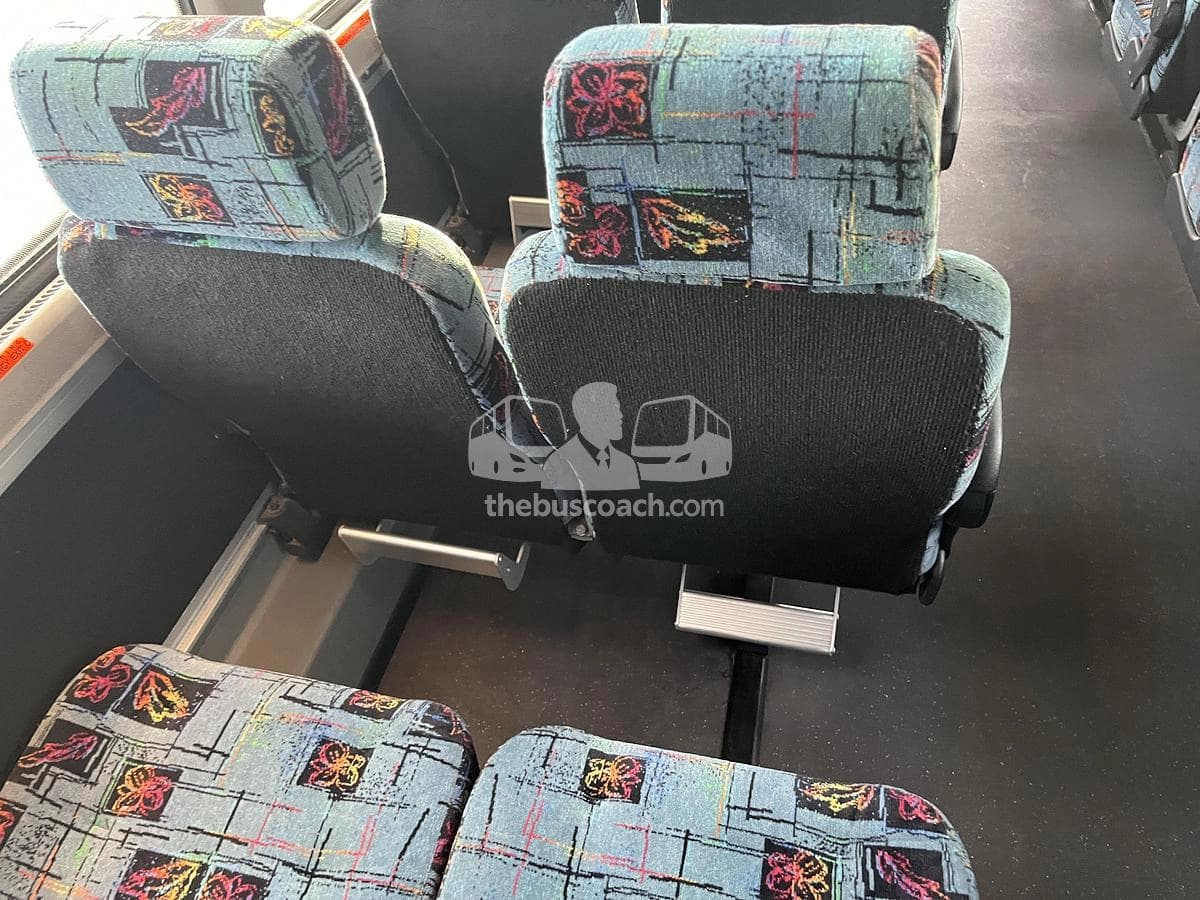 2006 Prevost H3-45 - Thumbnail 8 2006 Prevost H3-45 - Thumbnail 8