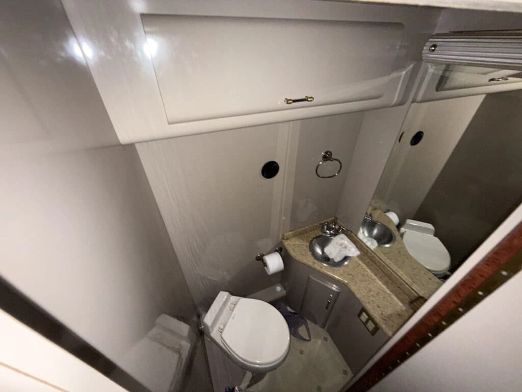 1999 Prevost XL 9 Motorhome - Thumbnail 15 1999 Prevost XL 9 Motorhome - Thumbnail 15