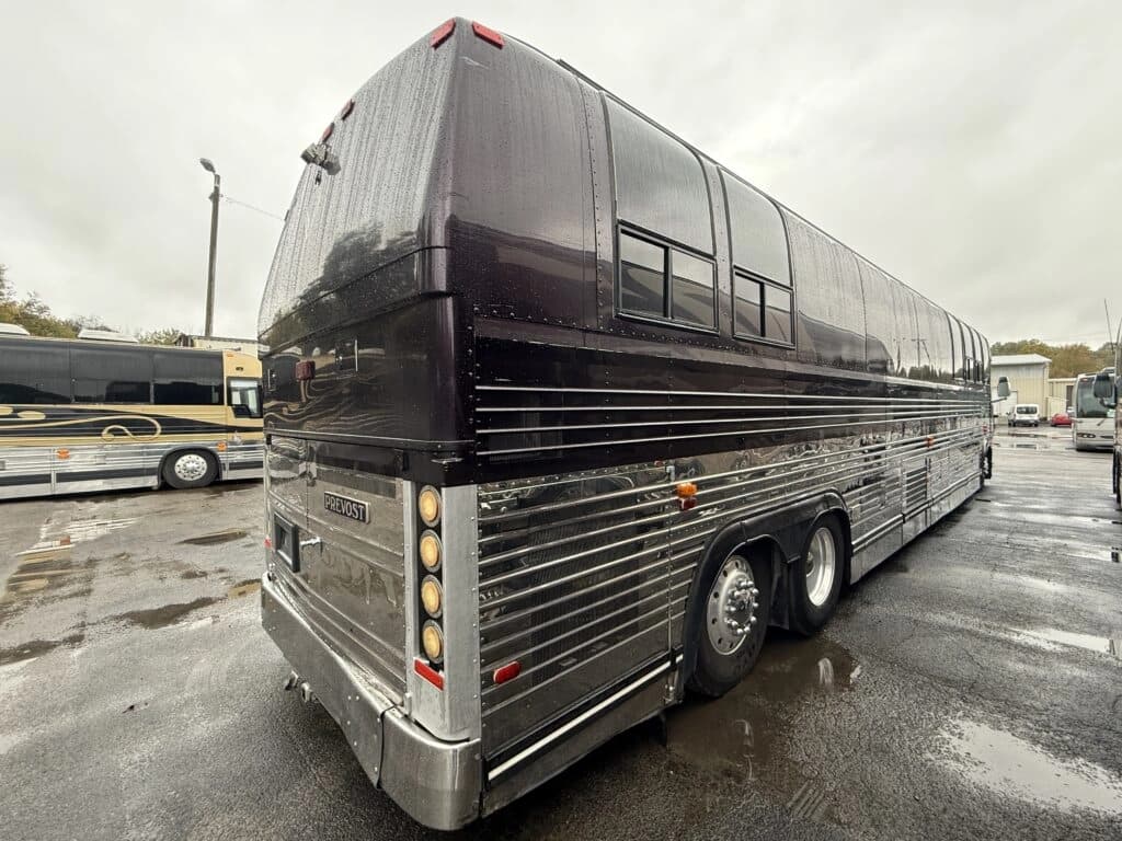 1999 Prevost XL 9 Motorhome - Thumbnail 8 1999 Prevost XL 9 Motorhome - Thumbnail 8